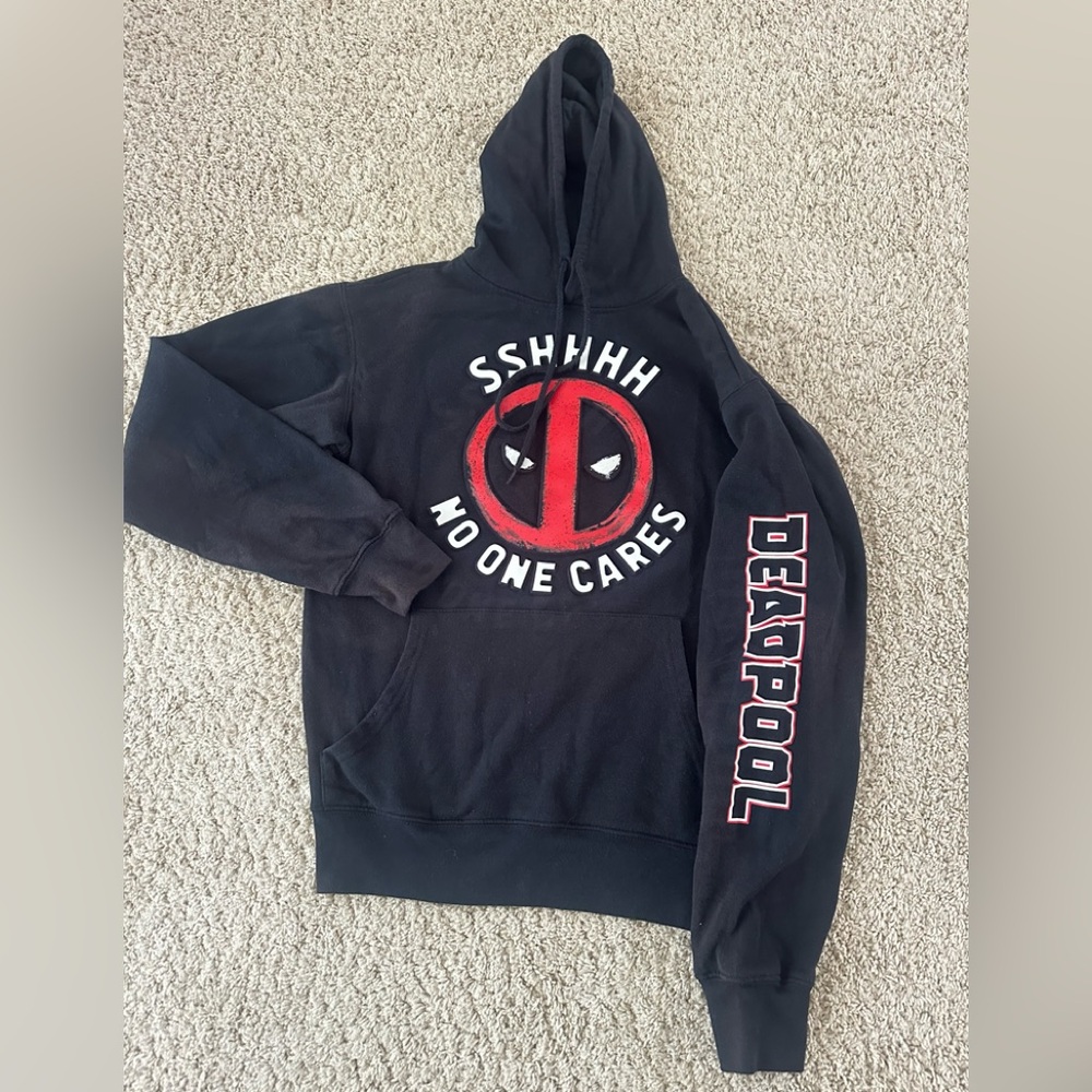 Marvel Deadpool Hoodie Mens XS Black Pullover Sweatshirt SSHHHH No One Cares